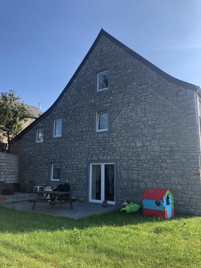 Gite Familial Ferme Des Aujes Falaen Onhaye ภายนอก รูปภาพ